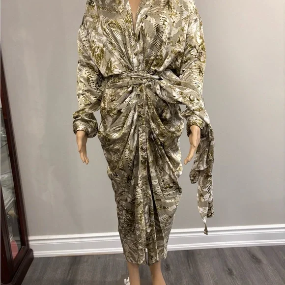 Patterned Wrap Dress - Picture 3 of 4